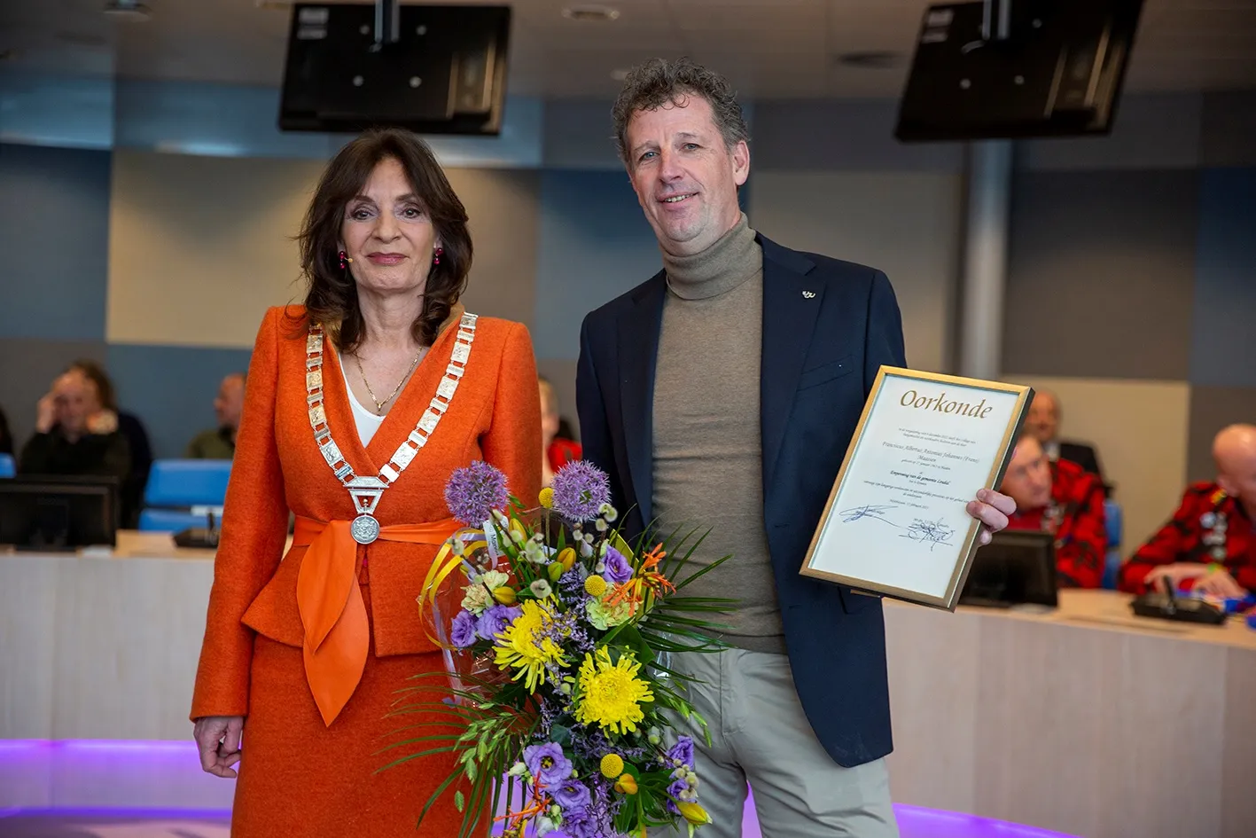 foto uitreiking erepenning frans maassen