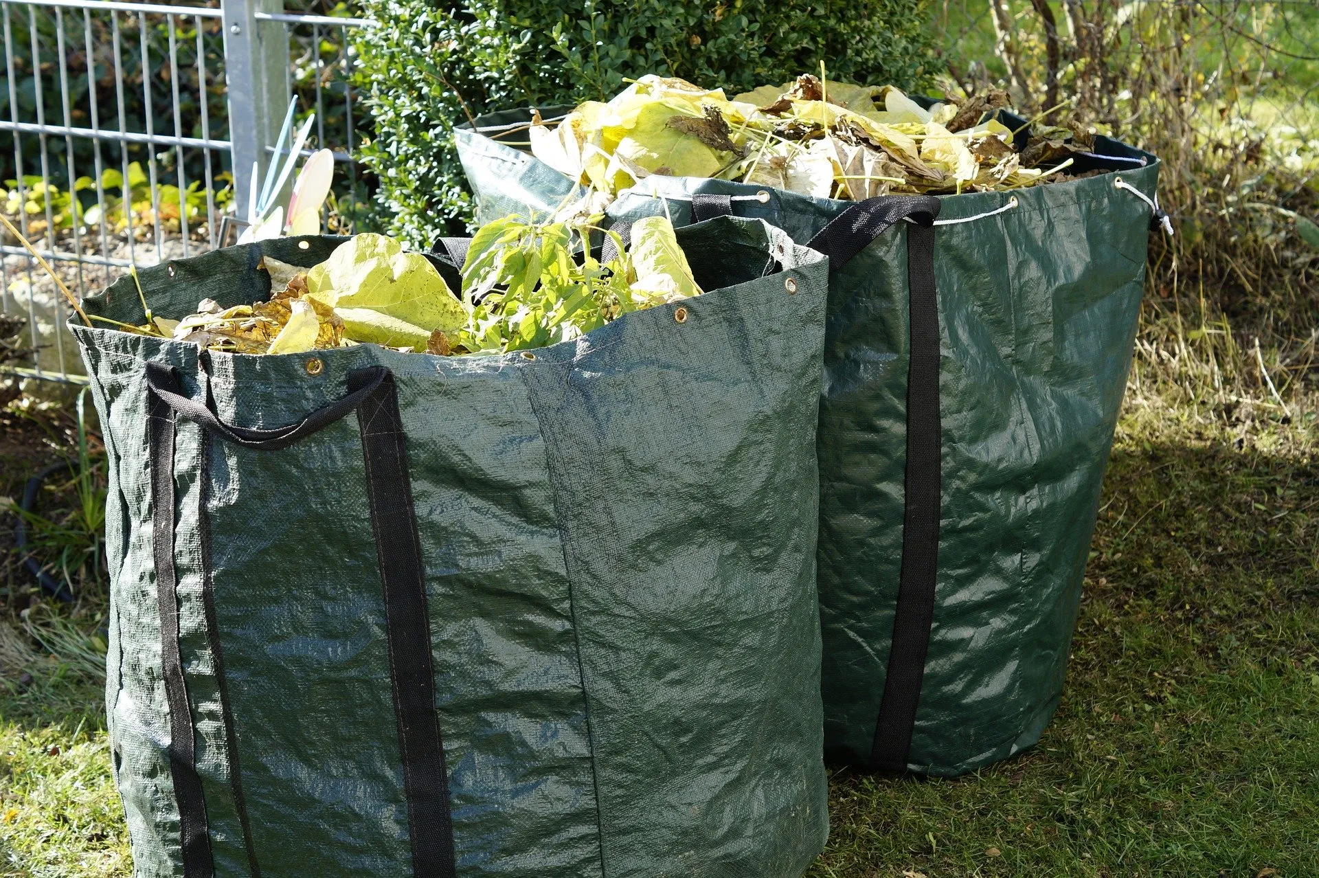 garden waste 1047259 1920