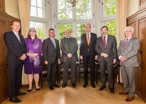 groepsfoto versterking grensoverschrijdende samenwerking