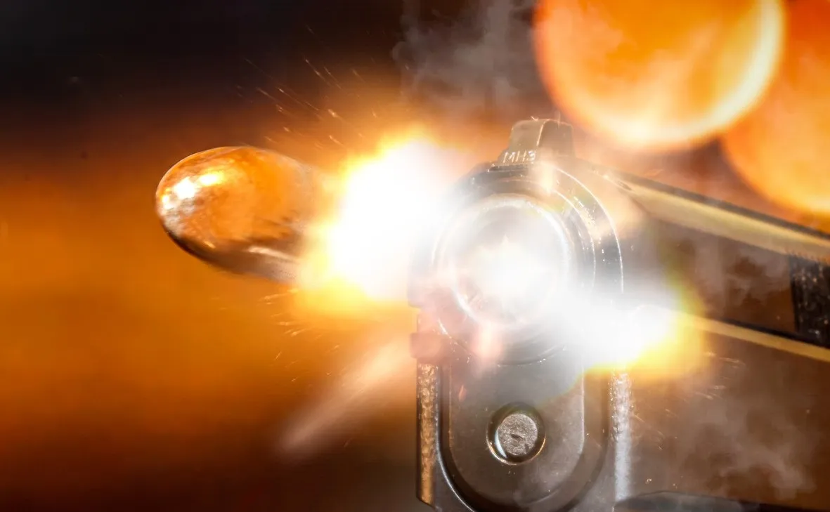 handgun 3822252 1920