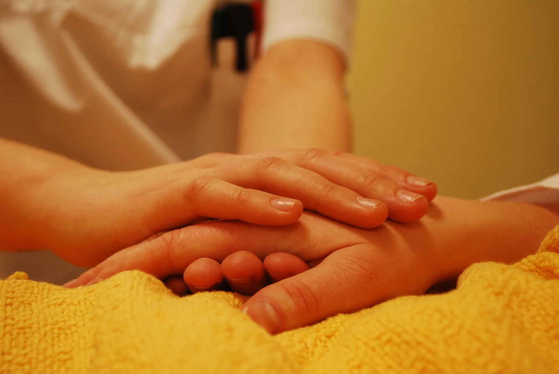 hands 736244 1920
