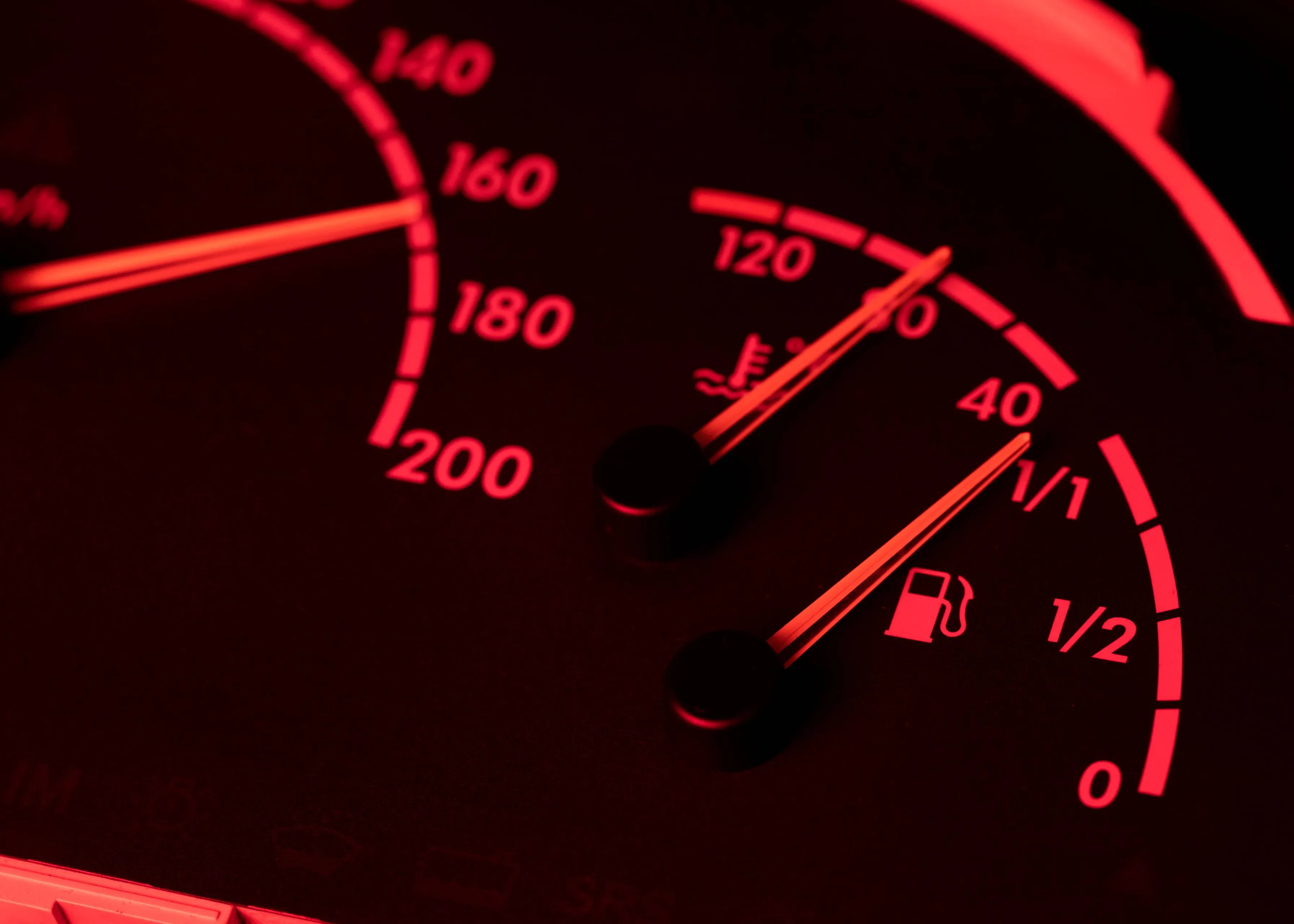 close-up-fuel-level-gauge-vehicle