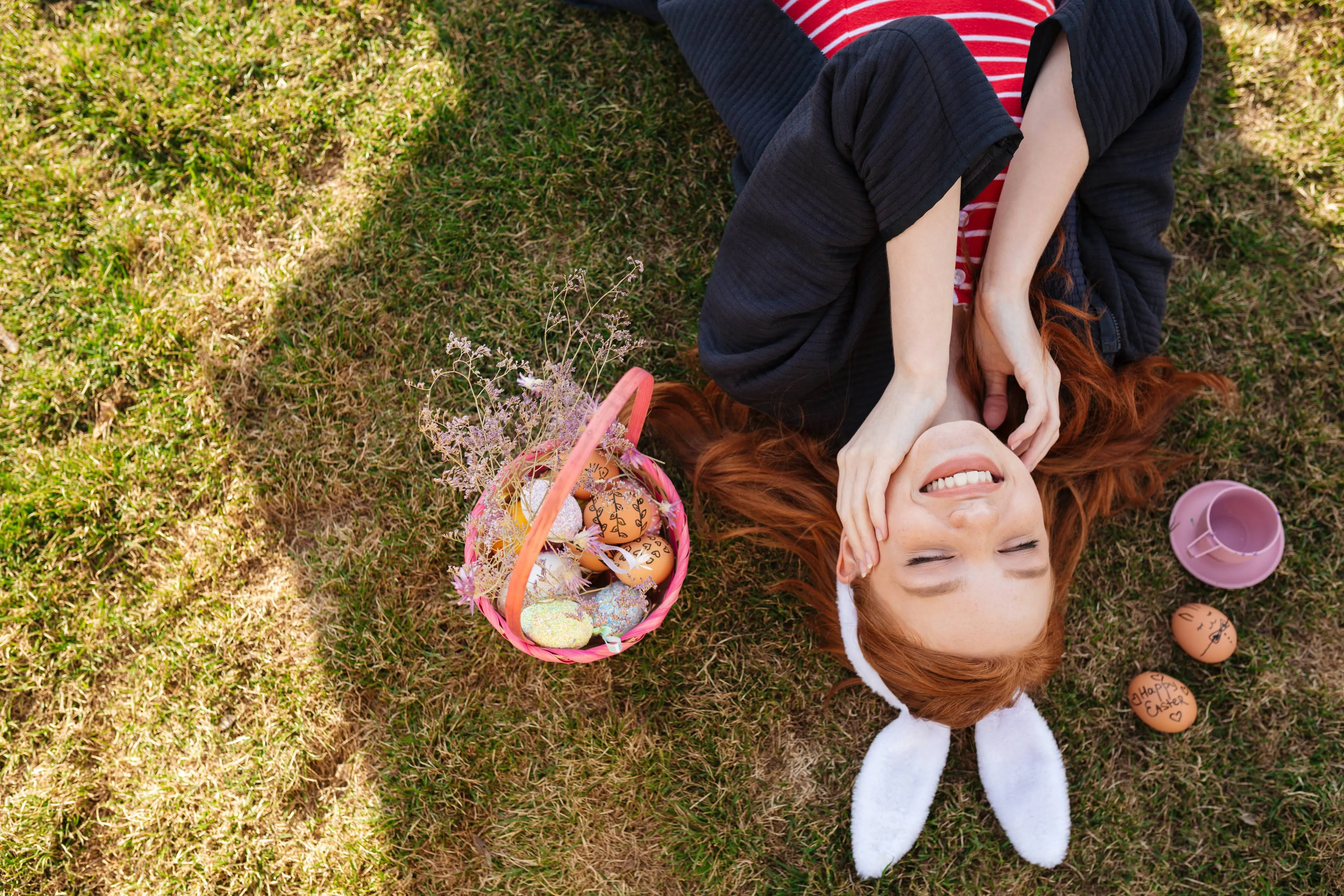 top-view-portrait-smiling-happy-red-head-woman
