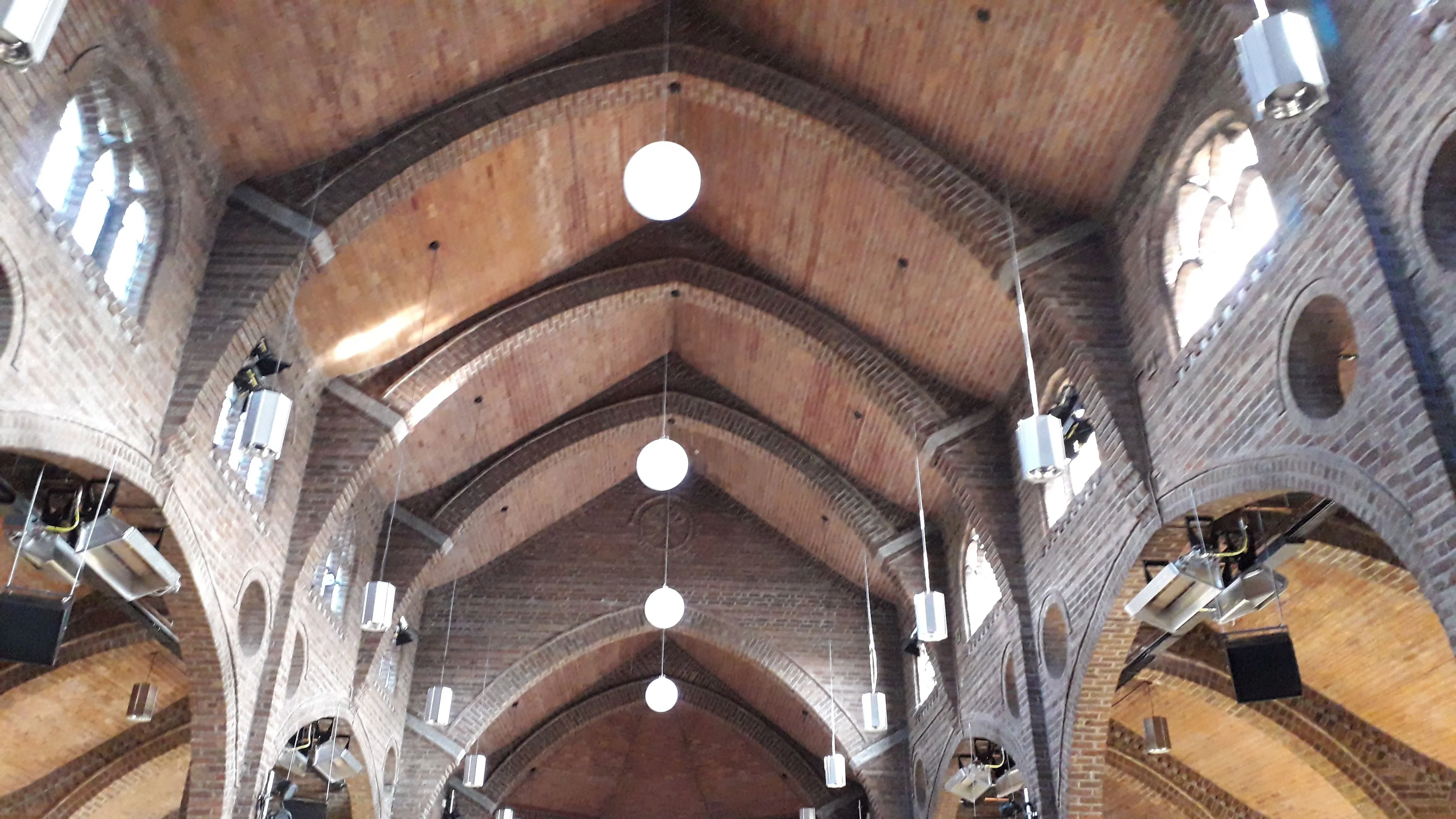 gewelven in de zandse kerk