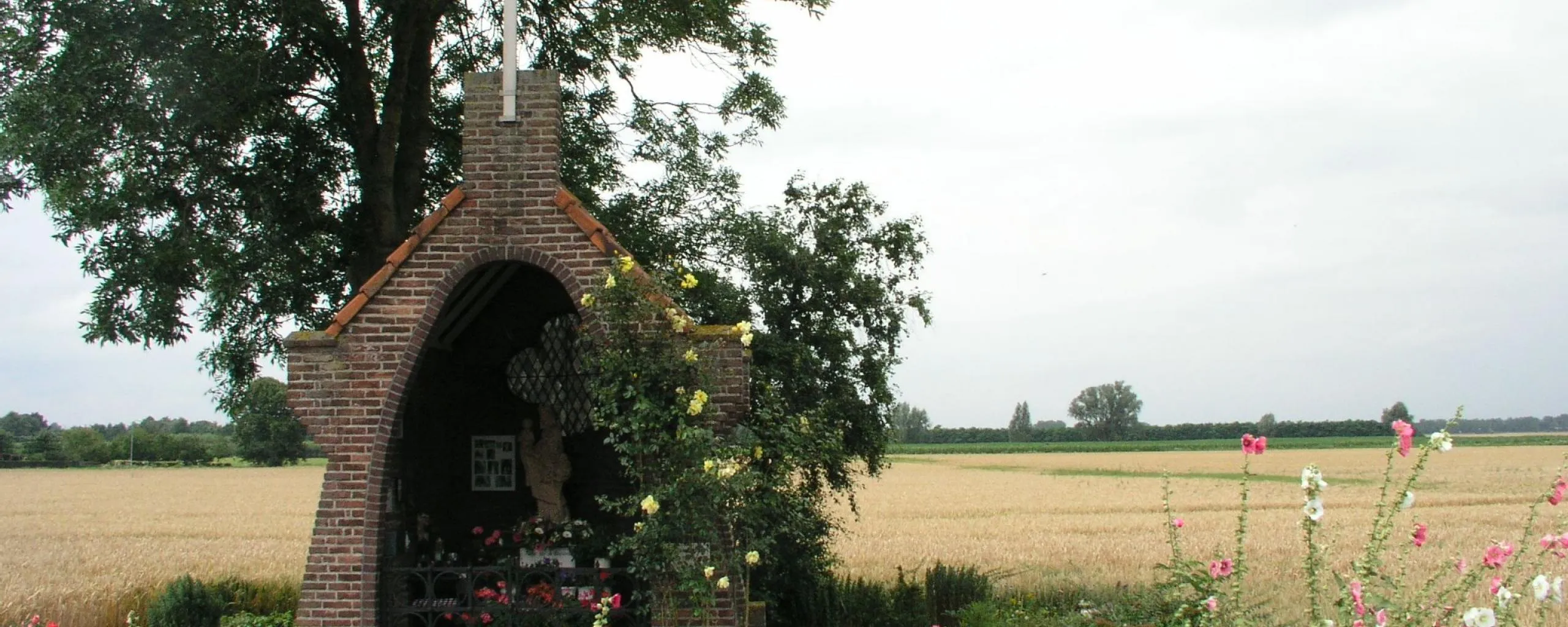 kapel 008 op de heuvel