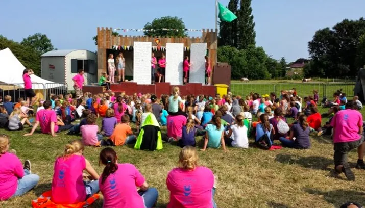 kinderdorp angeren 2015