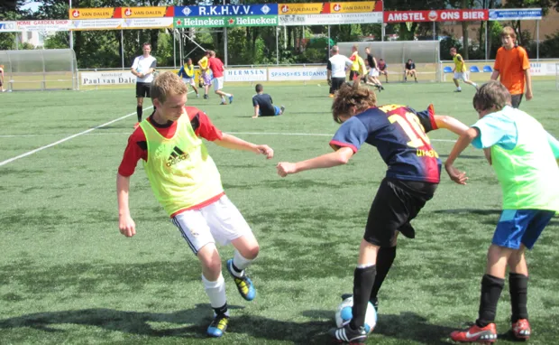 m8riqdv2pn1bidqn8b1j9db12 voetbaltoernooi