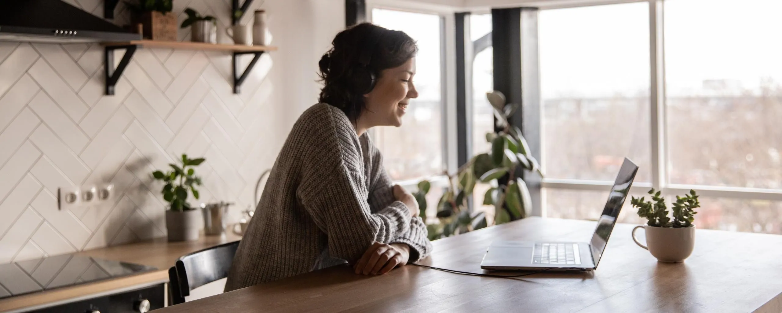 meedenkenpexels ekaterina bolovtsova 4049991 0 1