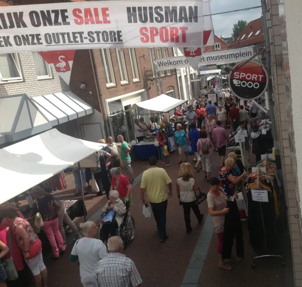 mmz7y46knjkau98fcu7anqhey bert foto