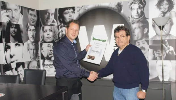 qpraxi44hk1lrdrs6l1tzwxxy 1 1055