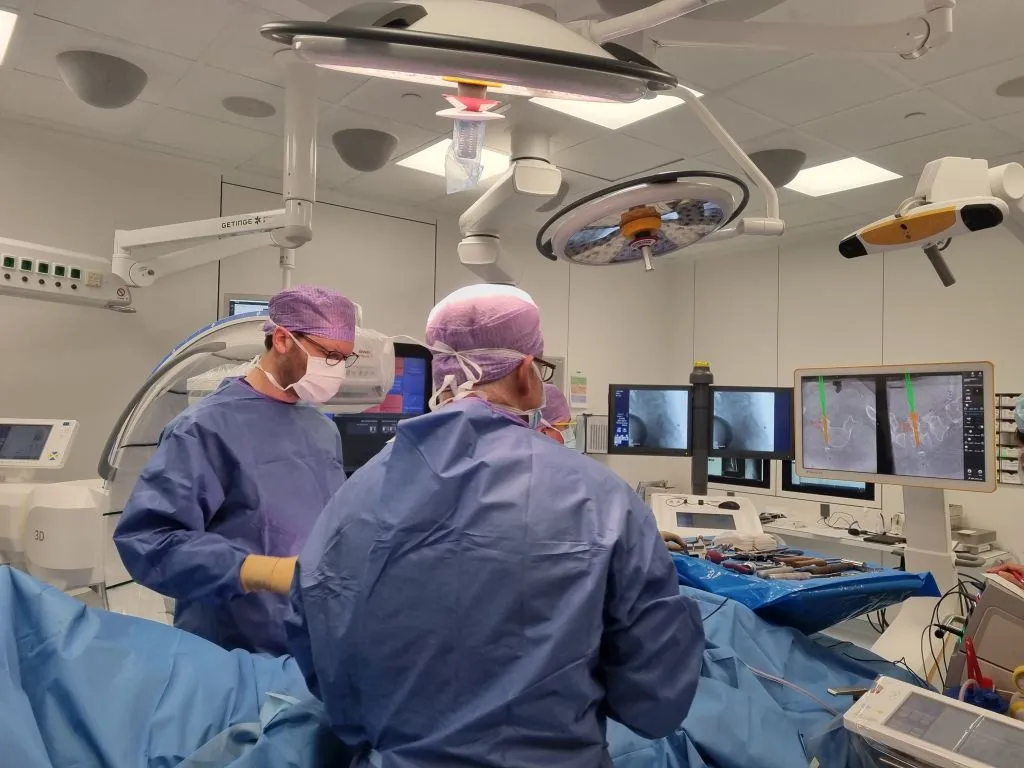 rijnstate2203 genavigeerde wervelkolom operatie