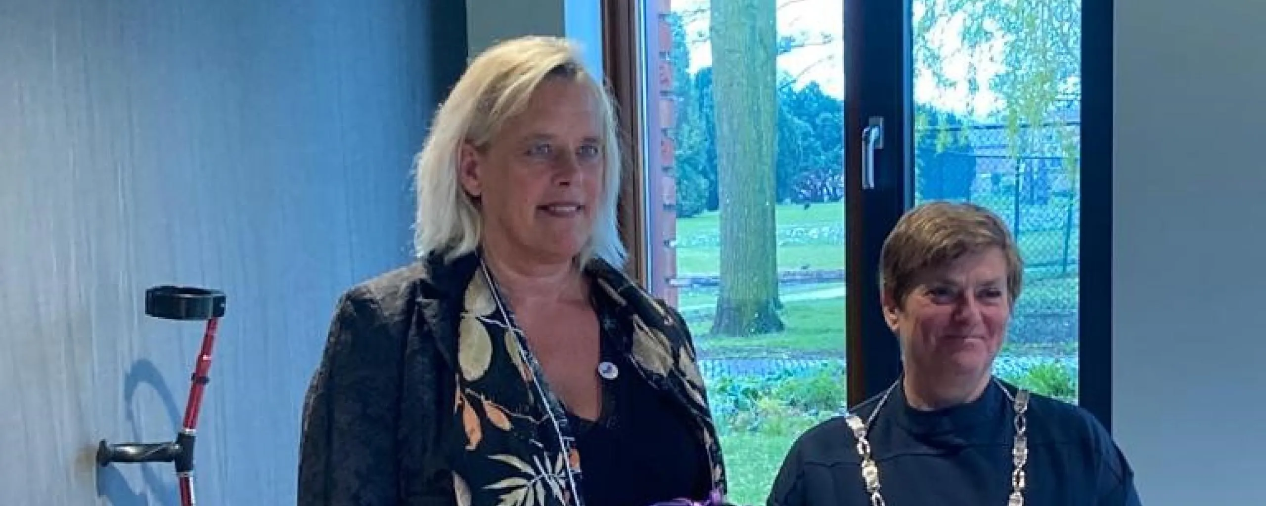 schouderklopjesburgemeester uitreking pin