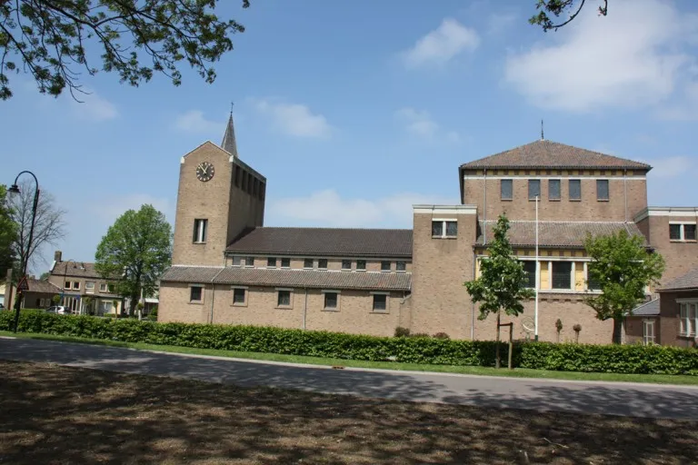 stmartinuskerkdoornenburgzijkant02 768x512 1