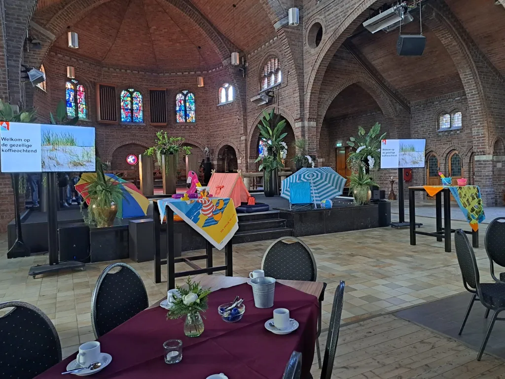 zandsekerkzonnige koffieochtend connie giessen