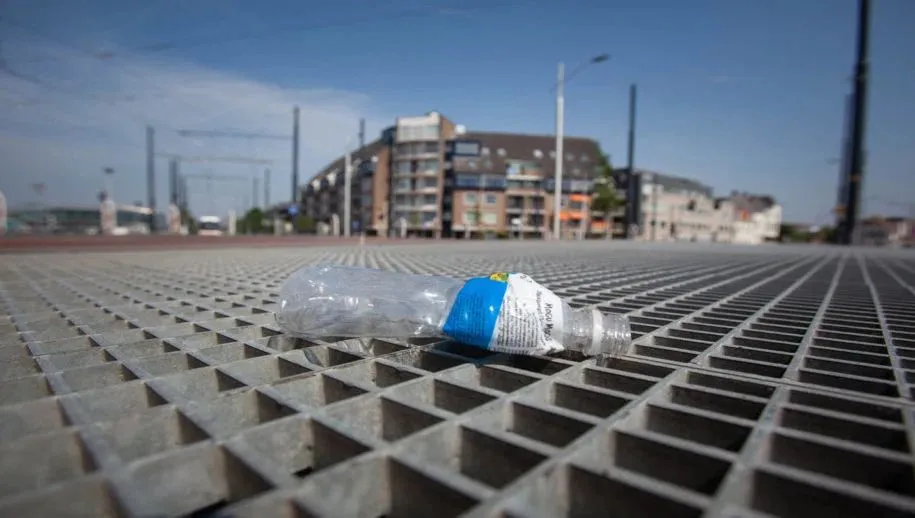 zwerfafval eelke dekker on foter