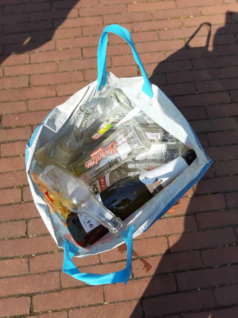 zwerfafvalflessengevondendoorjeannetzwab