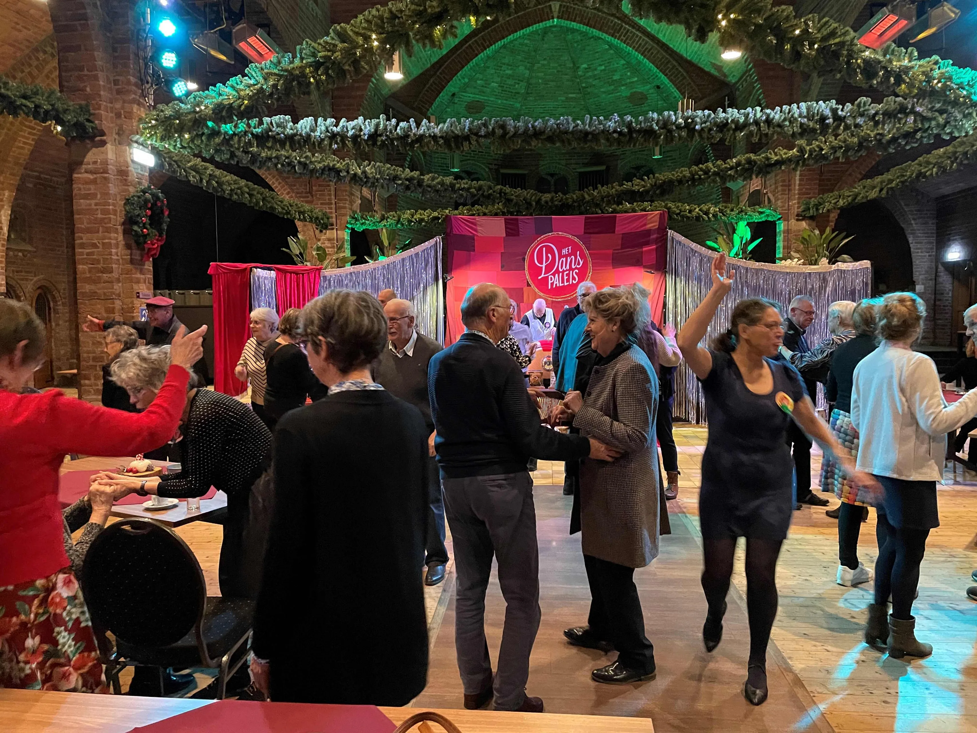 het danspaleis bij alzheimer cafe lingewaard foto elise werkman