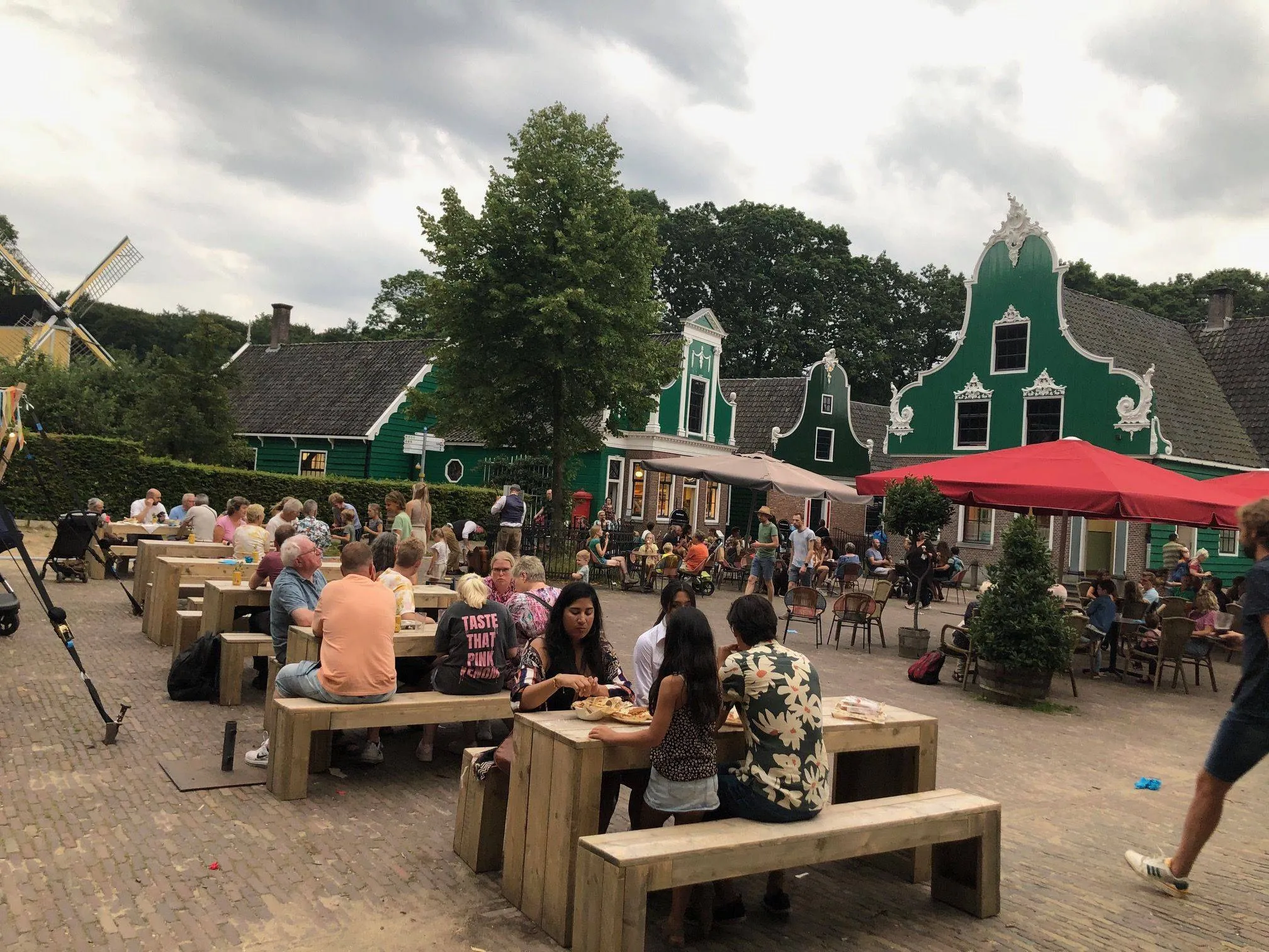 zomeravond op het zaanse plein