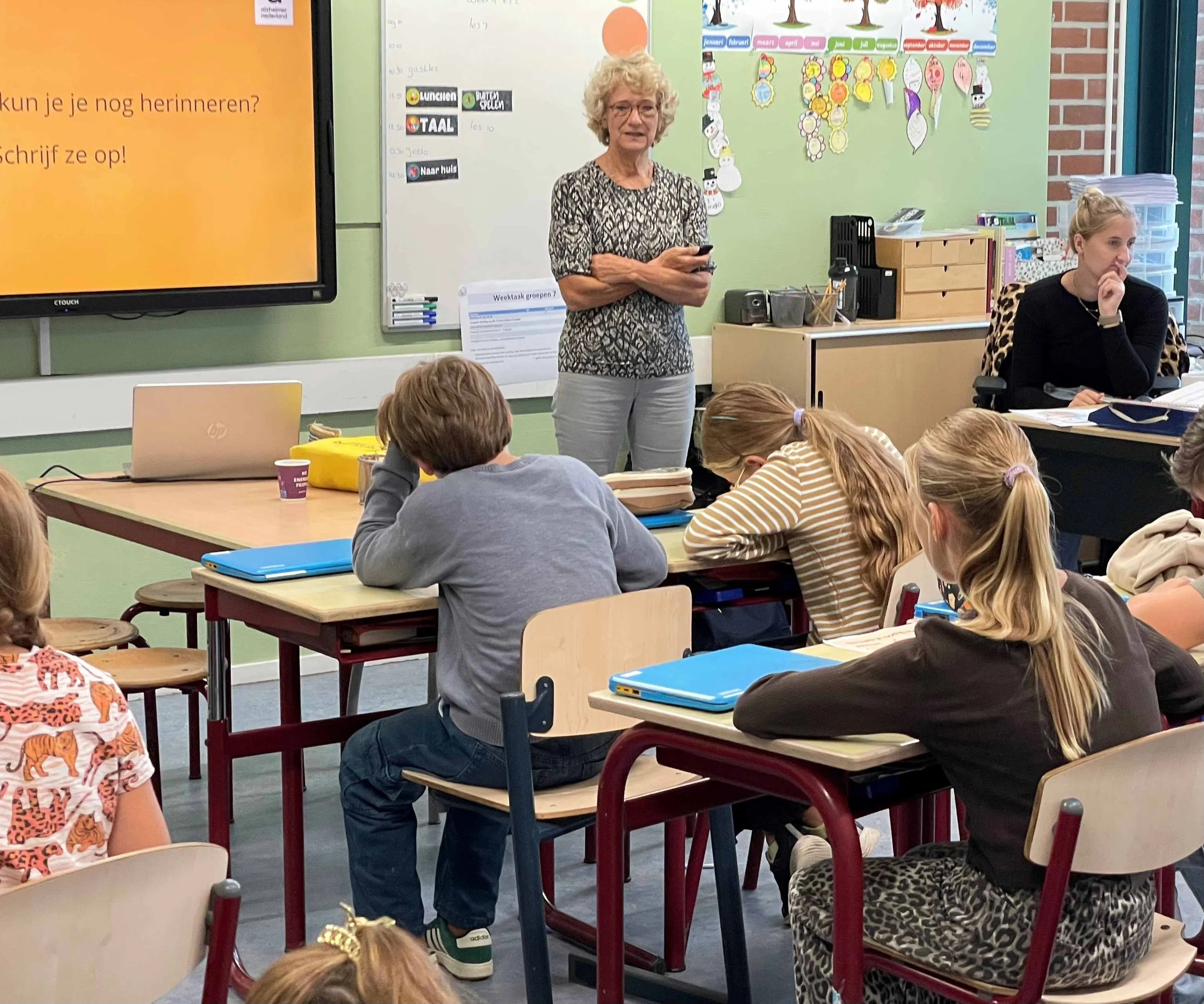 Leerlingen IKC Het Sterrenbos .2025. doen enthousiast mee met de gastles over dementie