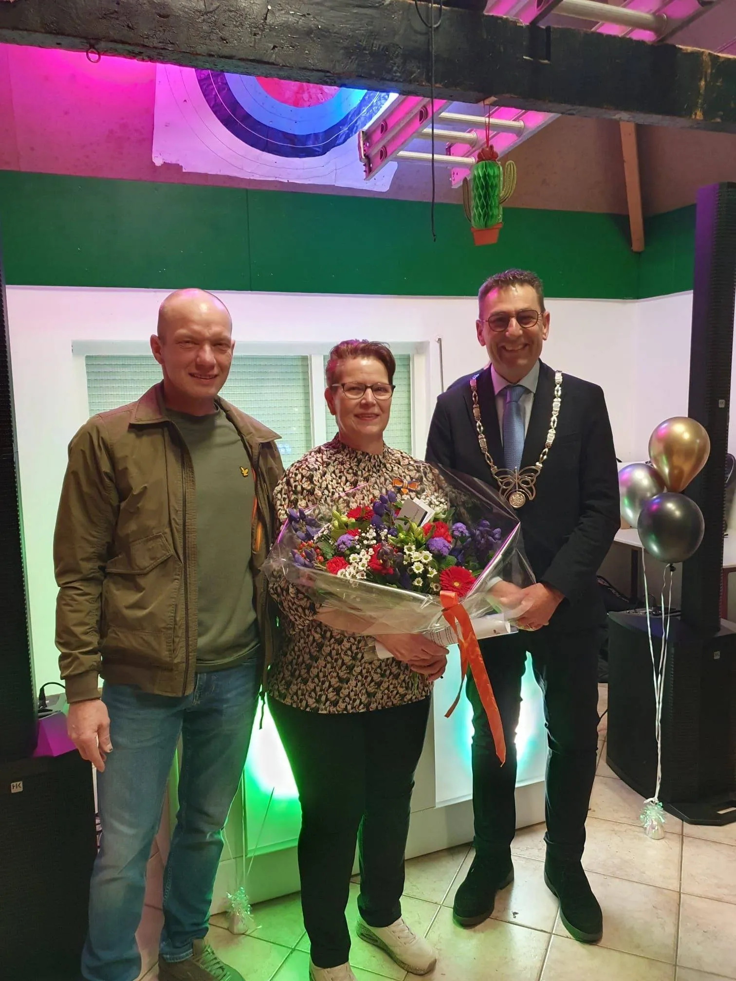 Uitreiking Koninklijke Onderscheiding.Imca Saat-Bremer uit Doornenburg