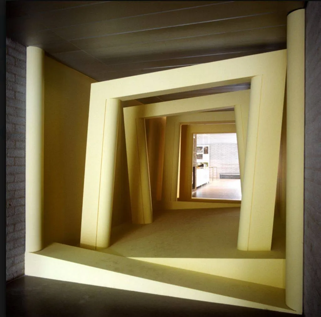 Tom Haartsen.Gianni Colombo, Topoestes