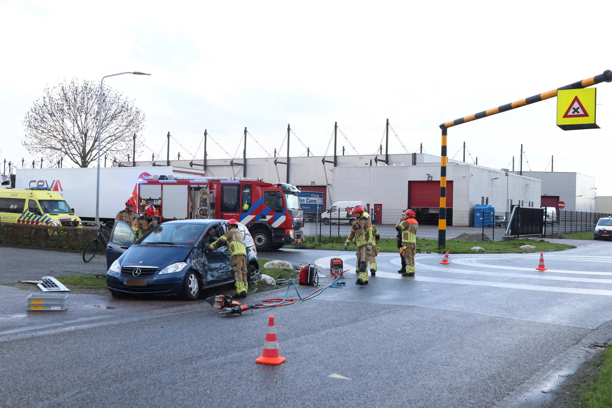 20230330082157 img 6146 picsay