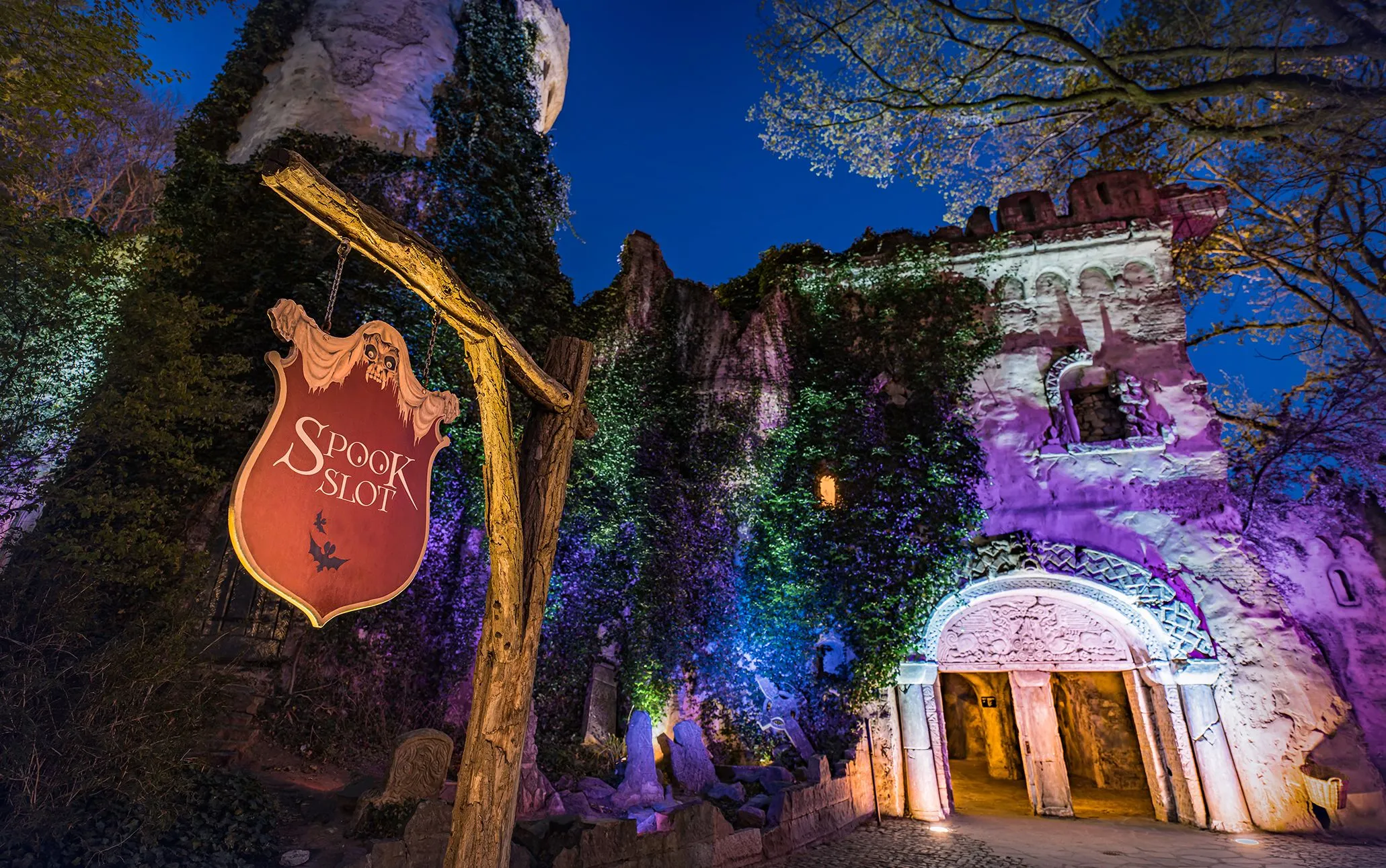 efteling spookslot exterieur avond entree