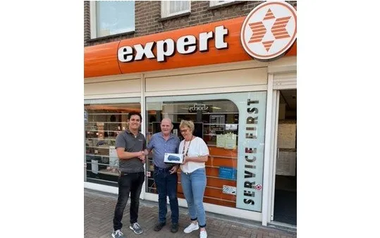 expert1
