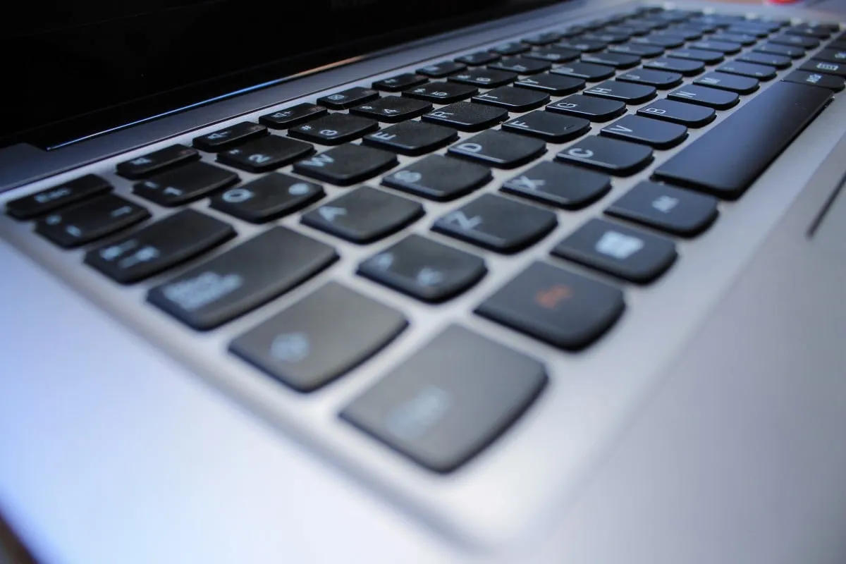 keyboard portable computer pc technology computers 1050804
