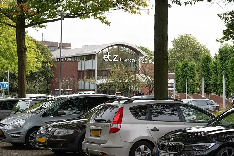 240927 parkeerterrein bezoekers 8601 web800