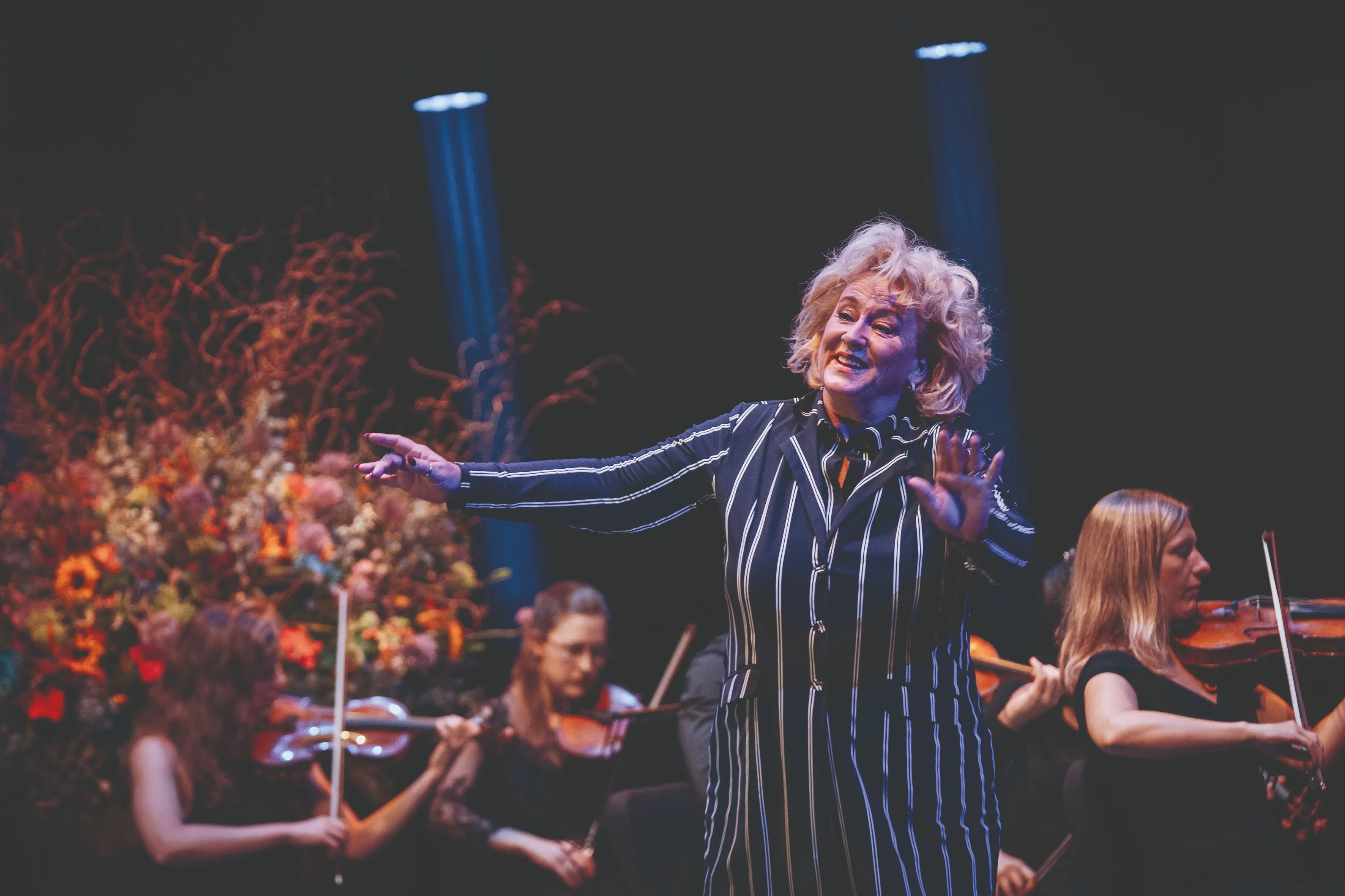 kamerata zuid karin bloemen grijs gedraaid jessie kamp