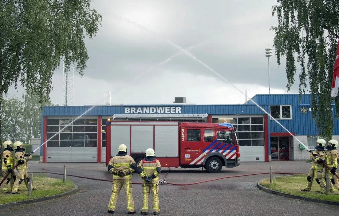 brandweer eerbetoon in losser