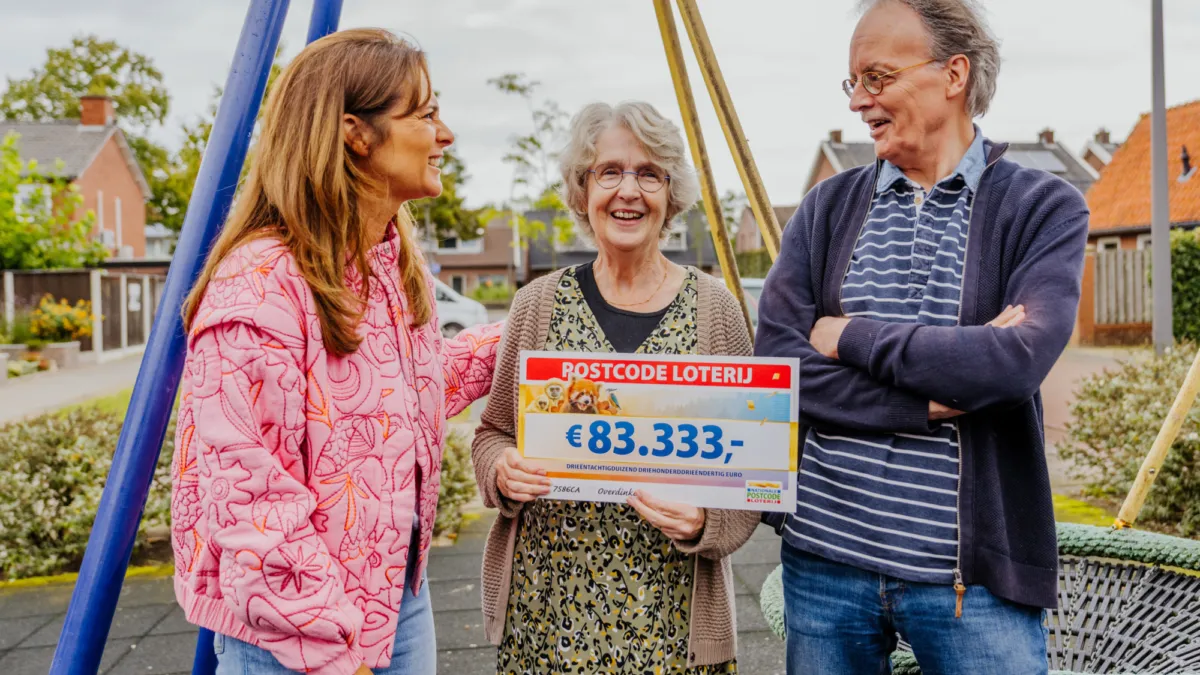 joke en johan ontvangen cheque van 83
