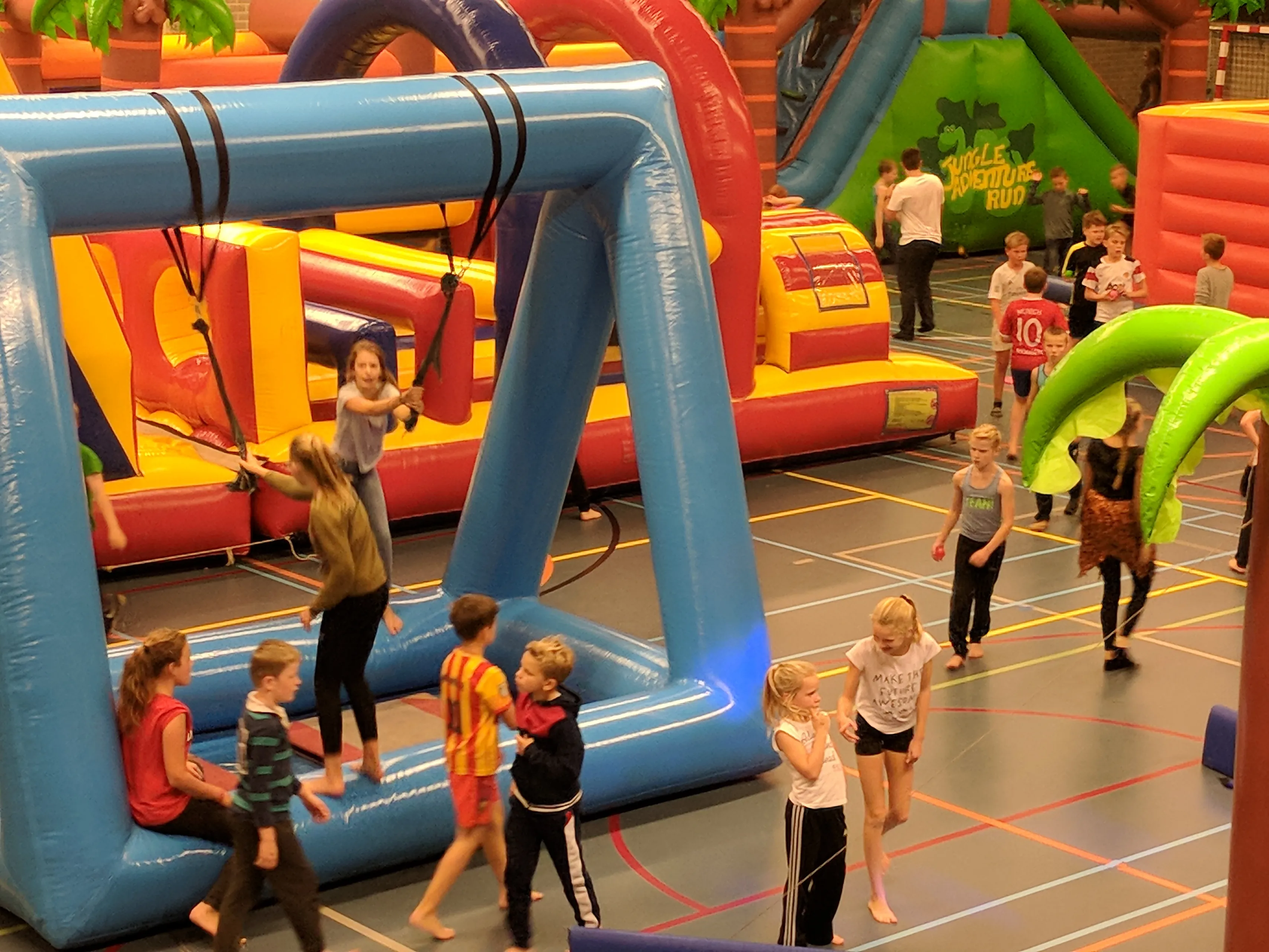 kinderen op luchtkussens