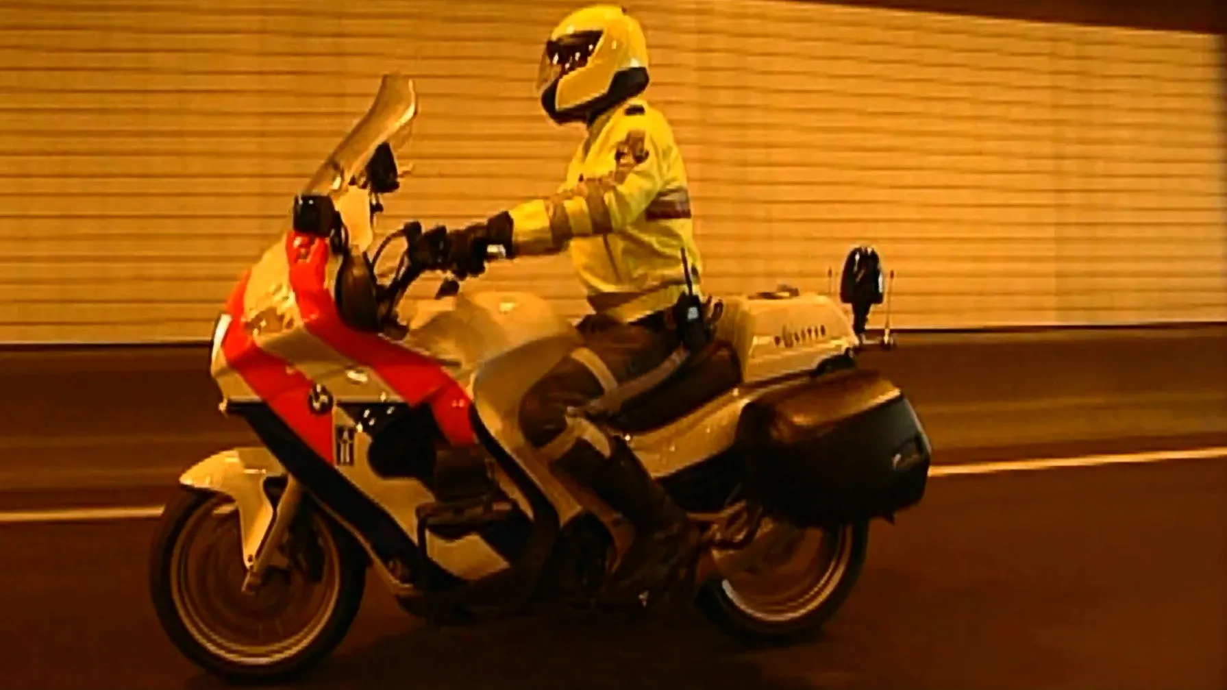 politiemotor politie agent motor motoragent 112 melding alarm