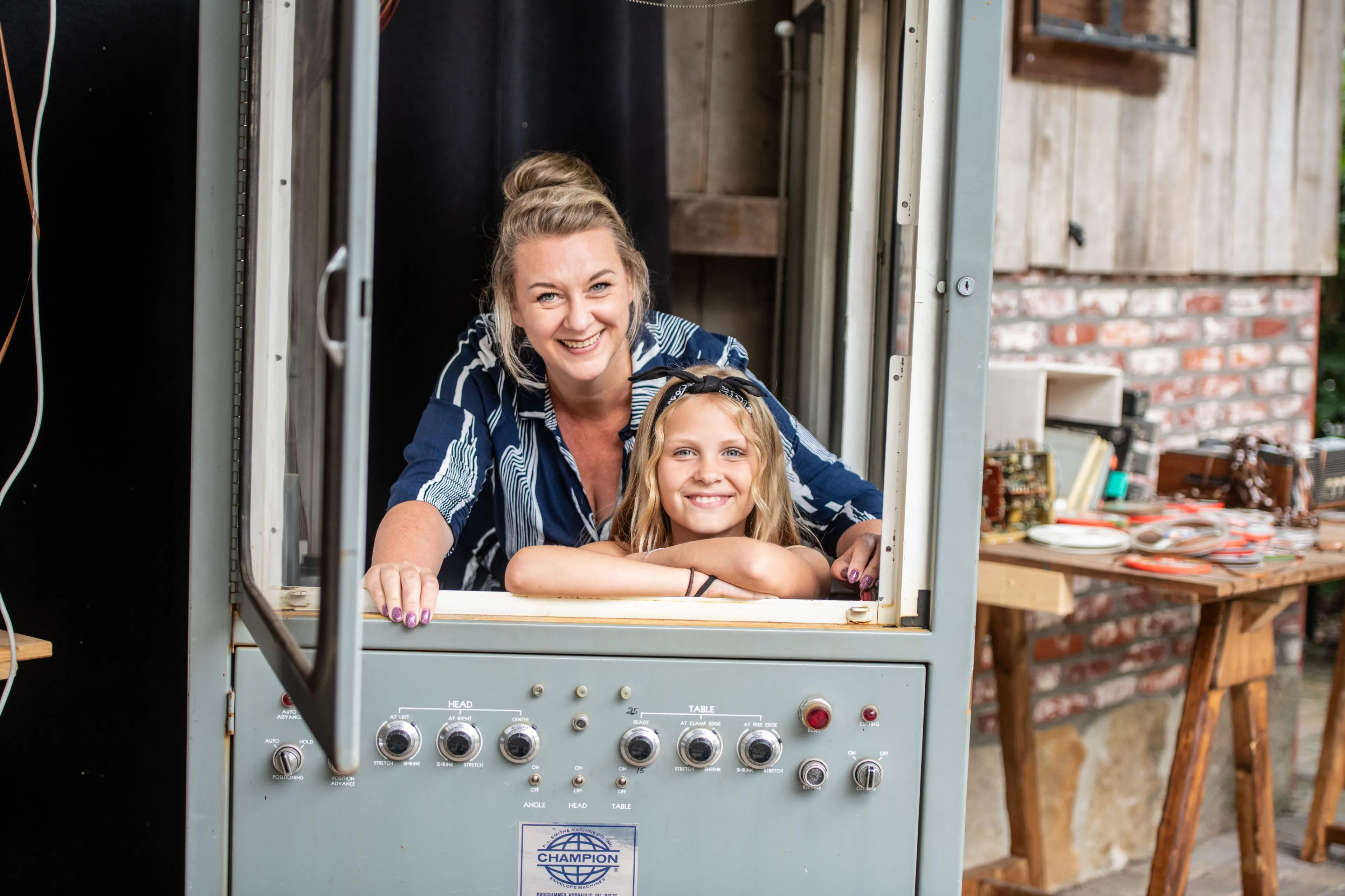 eline en zoi door fotograaf willem van walderveen