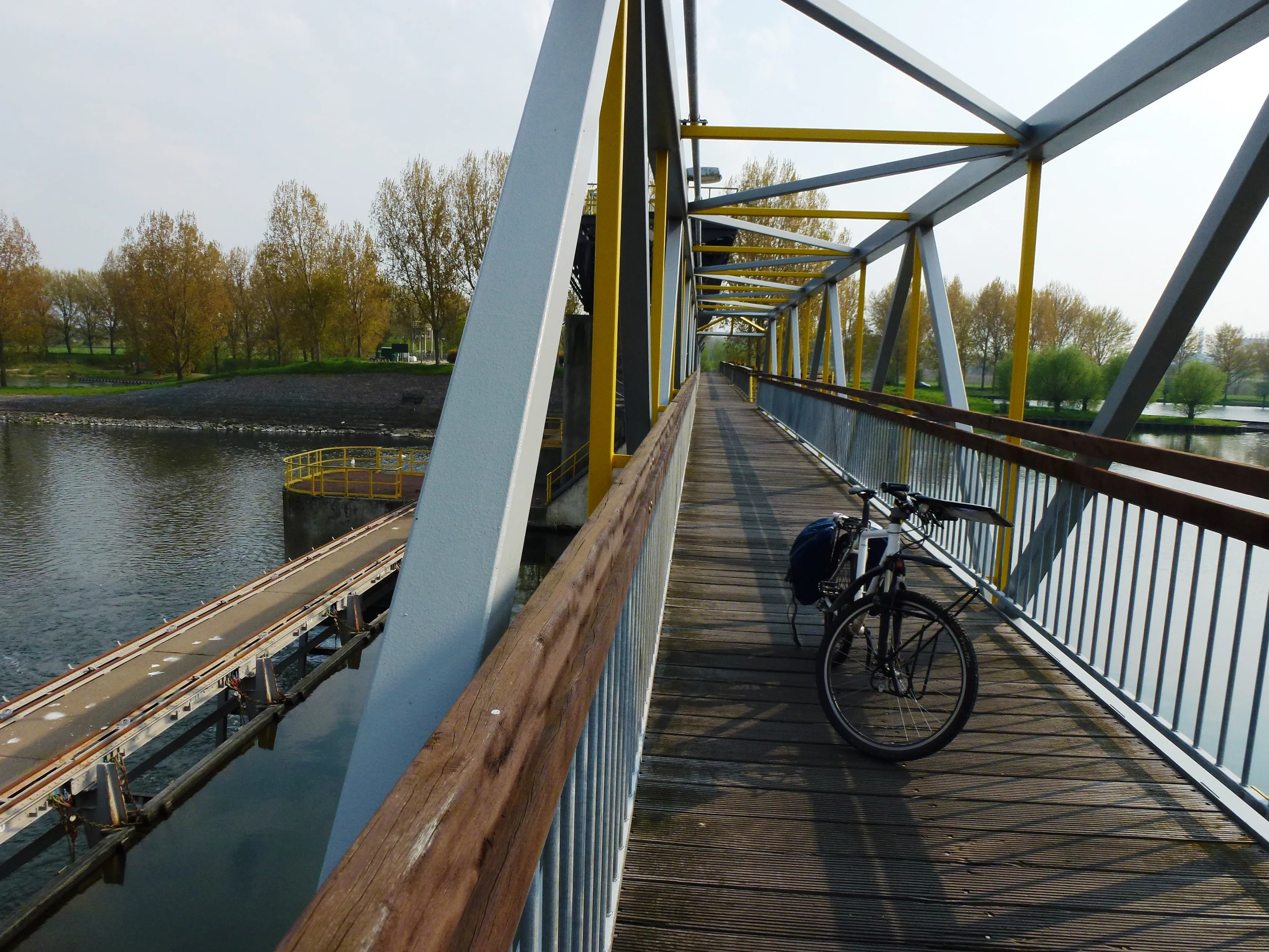 linne maasgouw stuw fietsbrug