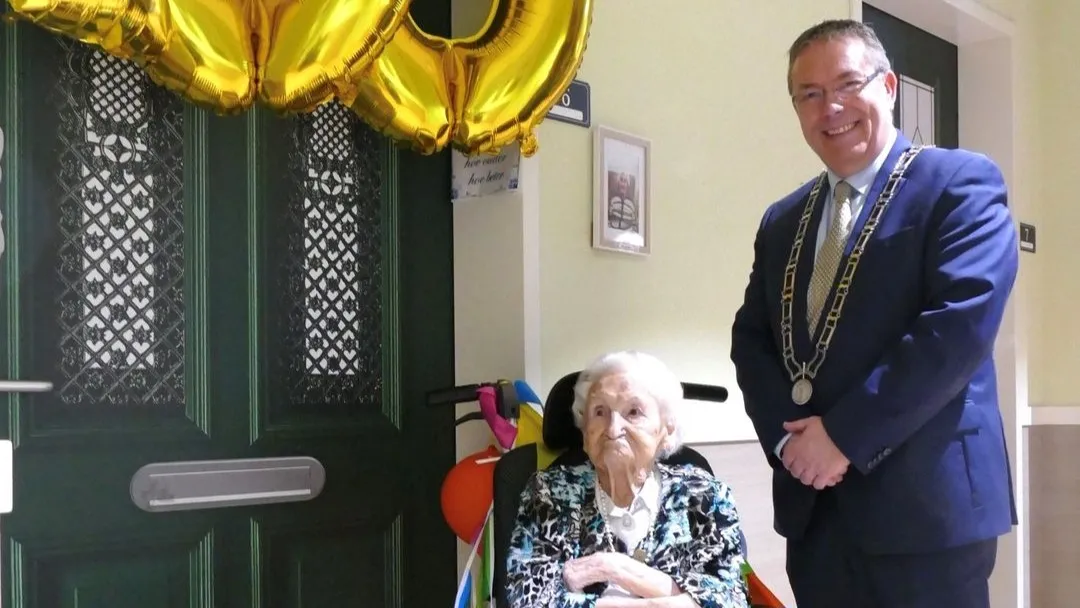 mevrouw schmitz kramer 100 jaar 1