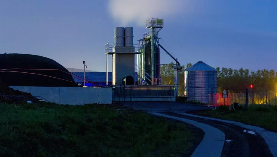 sky smoke steel dusk transport evening 952836 pxherecom 915x518