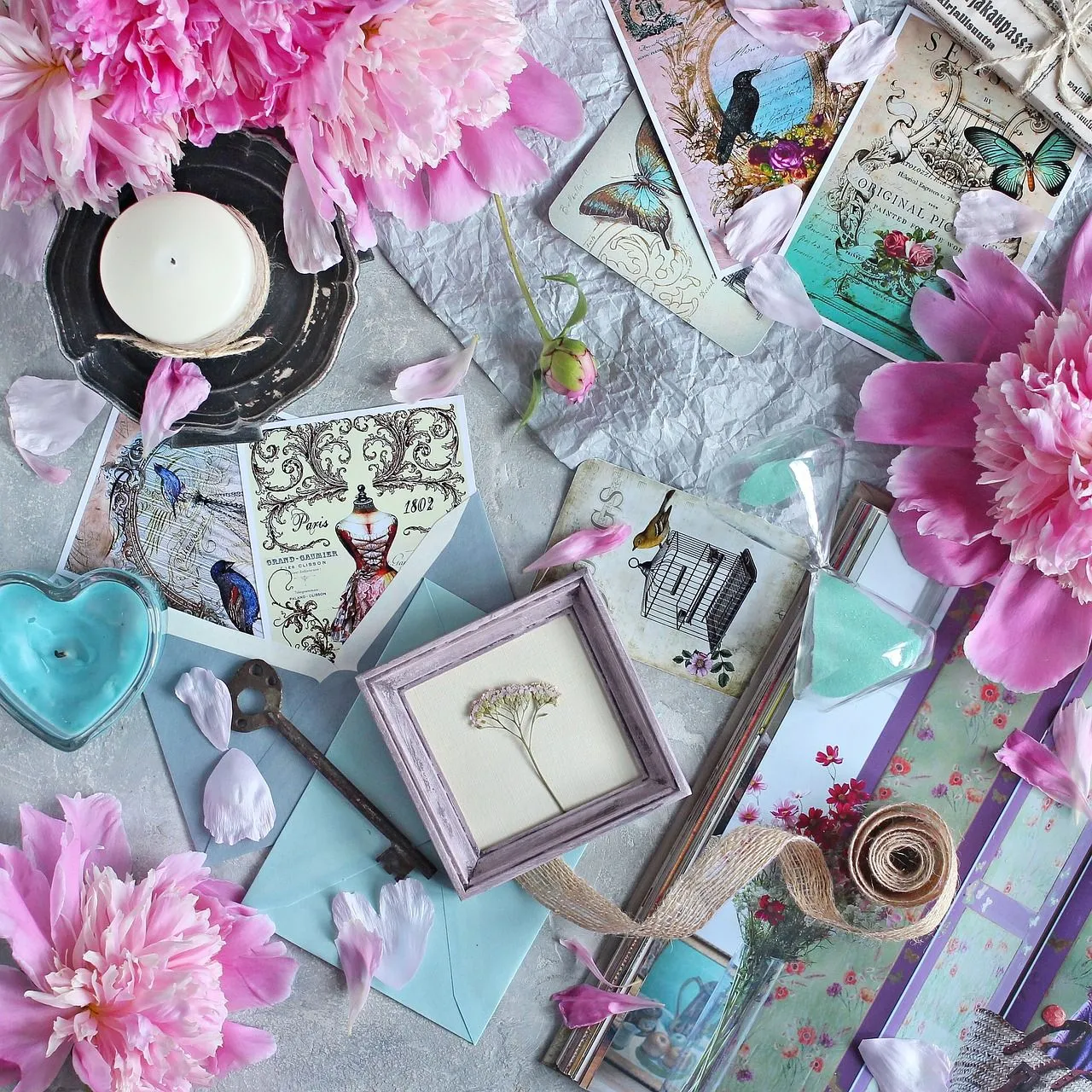 creatief wenskaart flat lay 4293960 1280 1