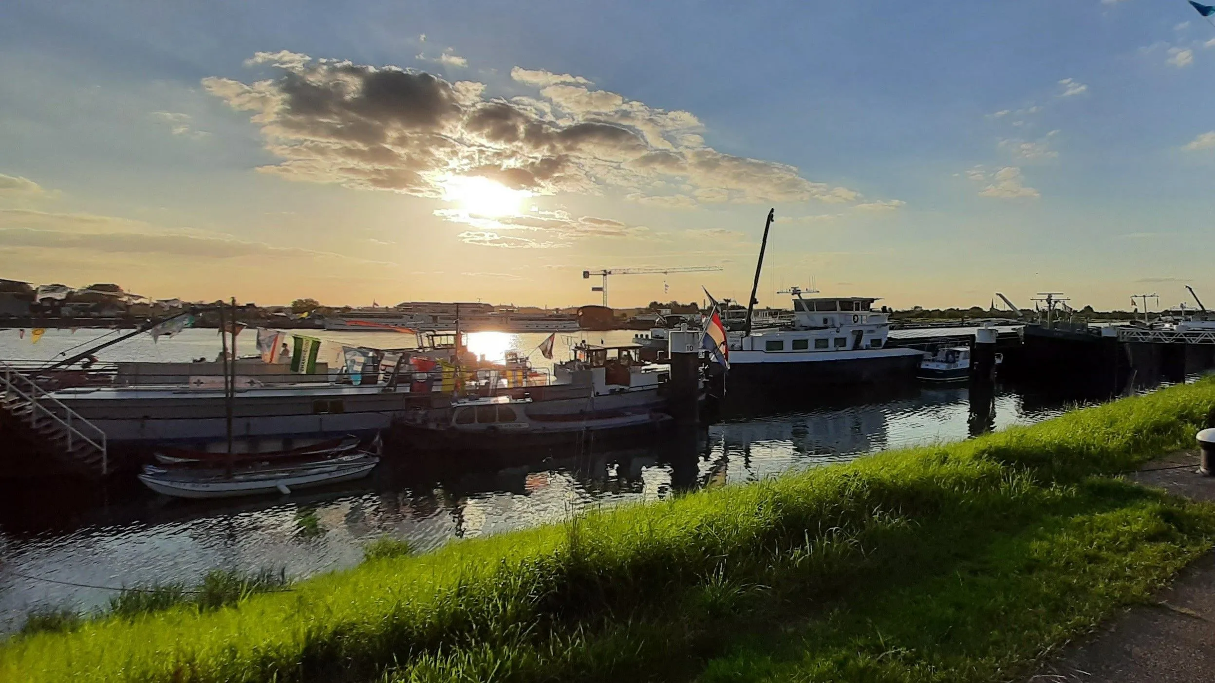 vvv wandeling maasbracht wind en water maasboulevard 1