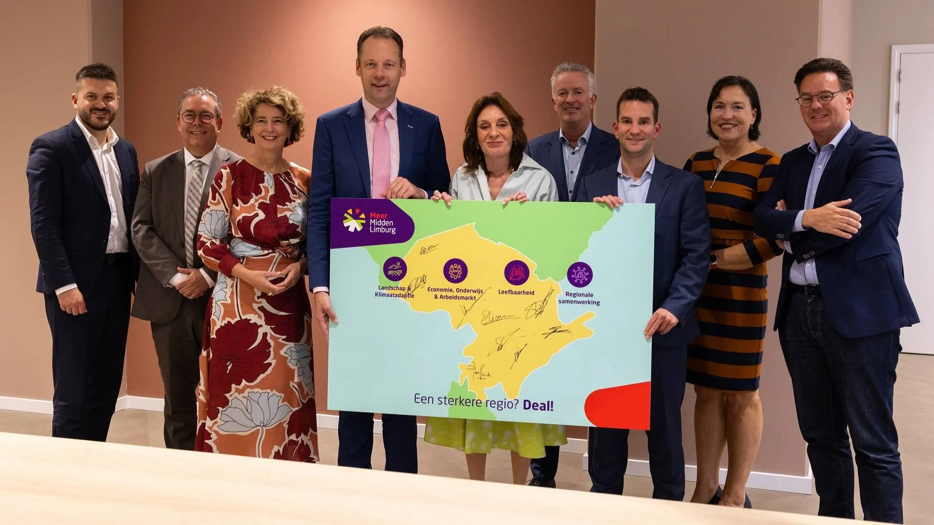 ProvincieLimburg406a9900_kopie ondertekening-1