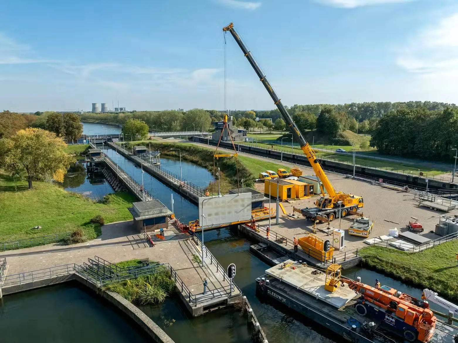 RWS Sluis Panheel schotten plaatsen 64klein_tcm26-348940-1