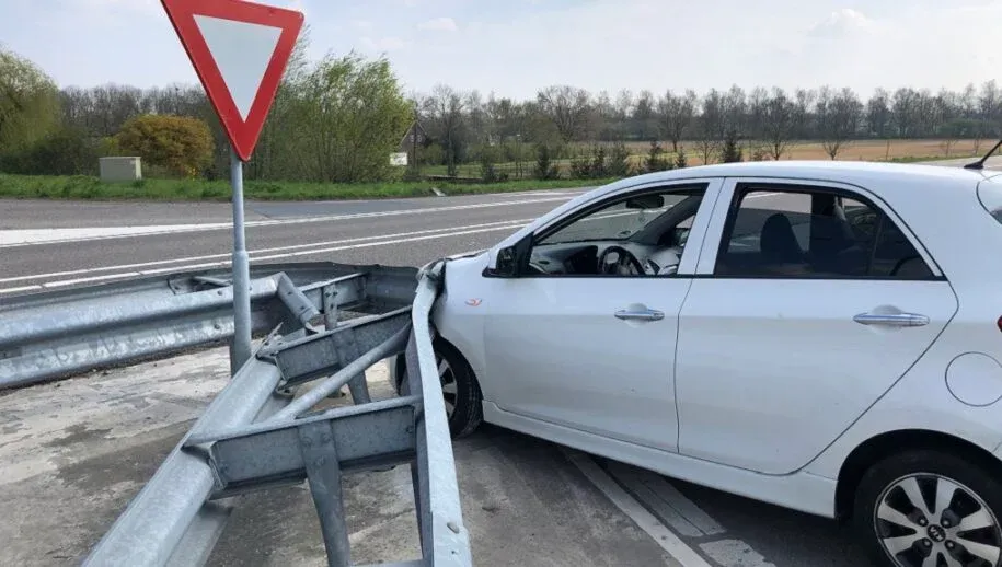 17 04 2023 ongeval a50 veghel noord 02 915x518 1