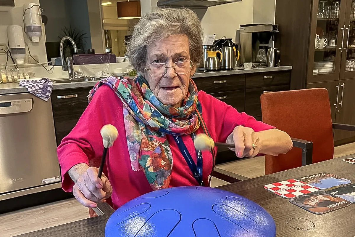 bewoners sint jan zijn creatief bezig foto brabantzorg 2