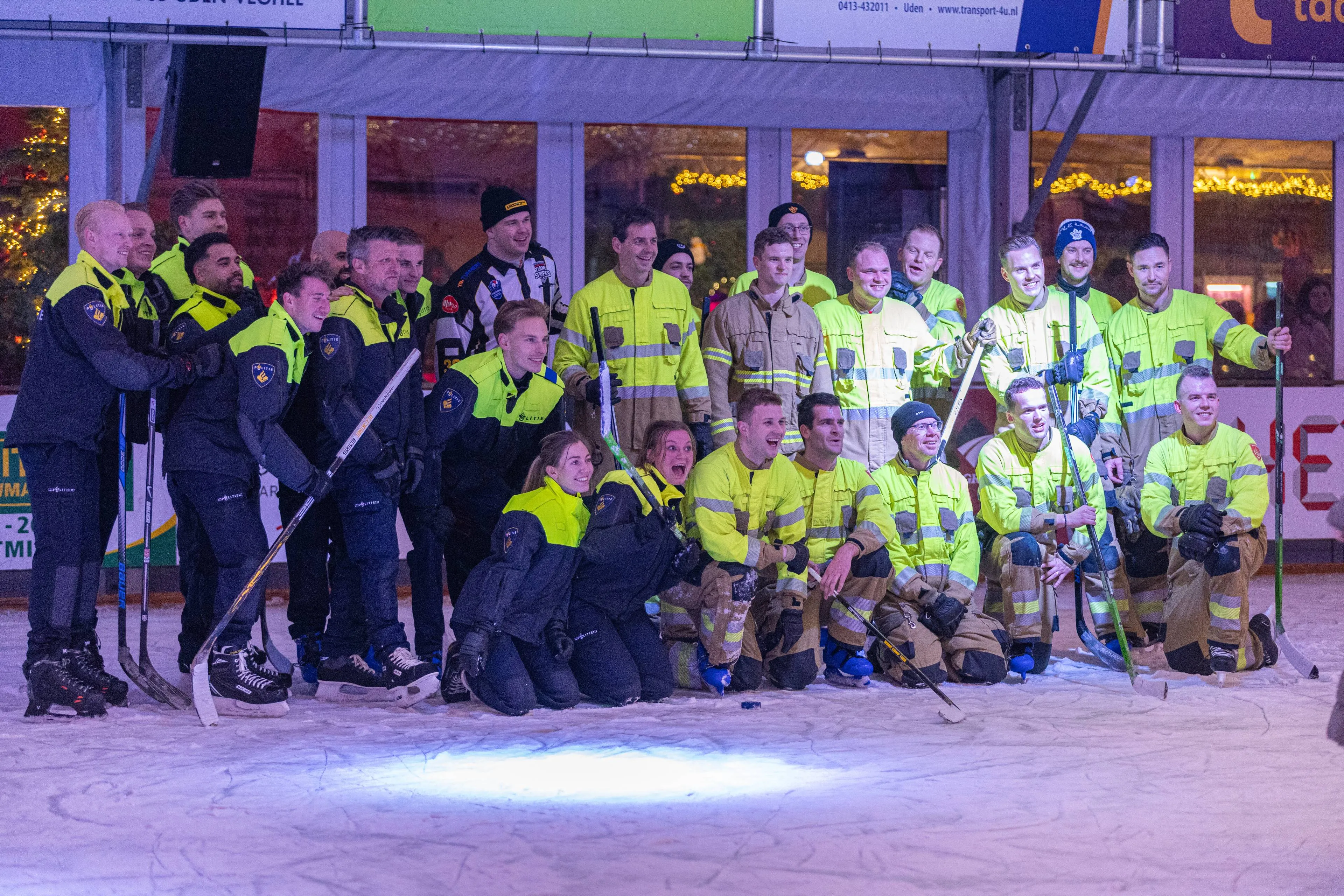 22-12-2025 Ijshockey Politie Brandweer Uden on Ice-13
