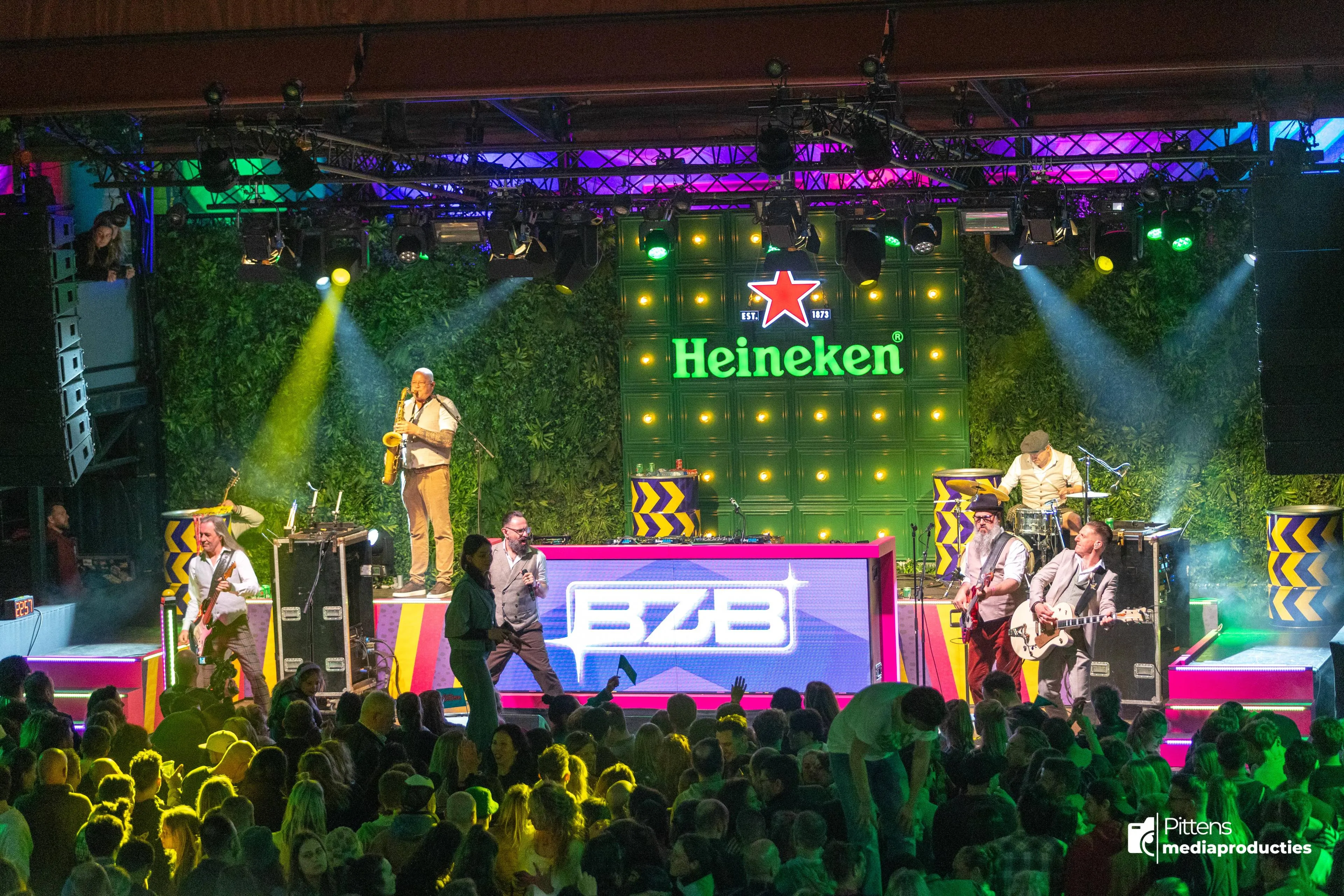 03-04-2026 Paaspop -50