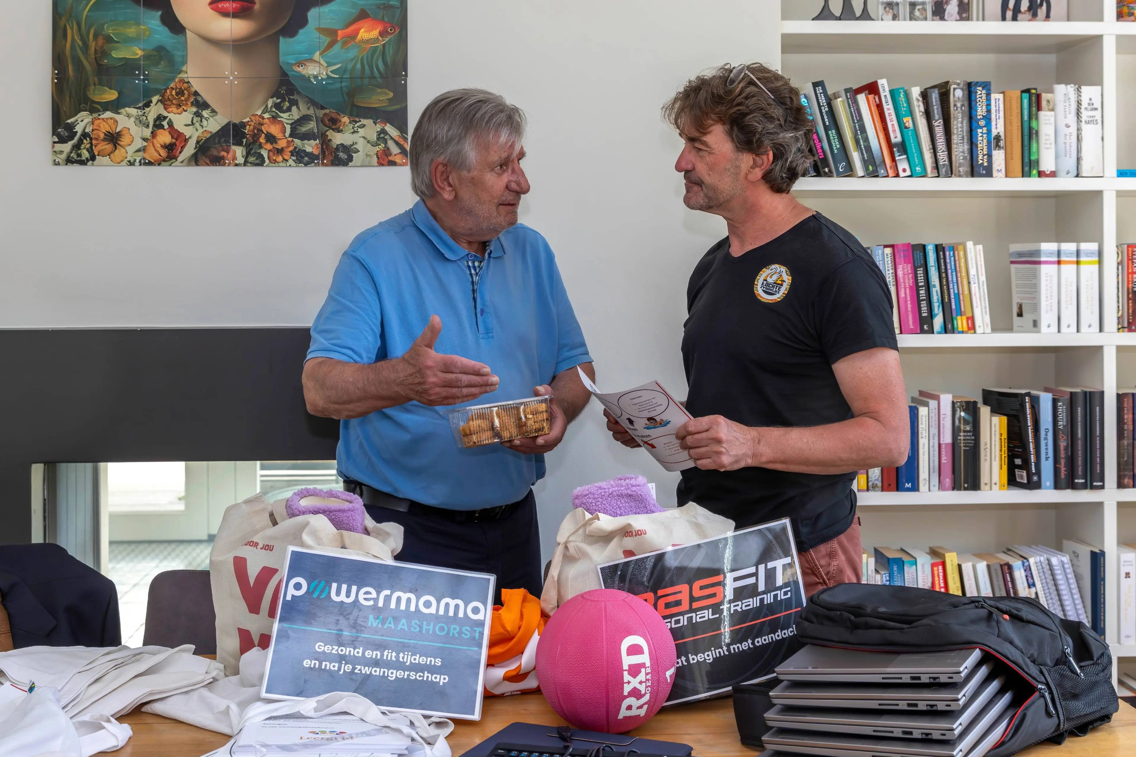Appie Zwaans (rechts) in gesprek met Peter van Schaijk (foto Peter Noy ©)