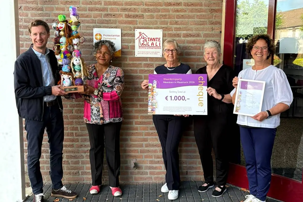 Uitreiking-waarderingsprijs-st-tante-lali