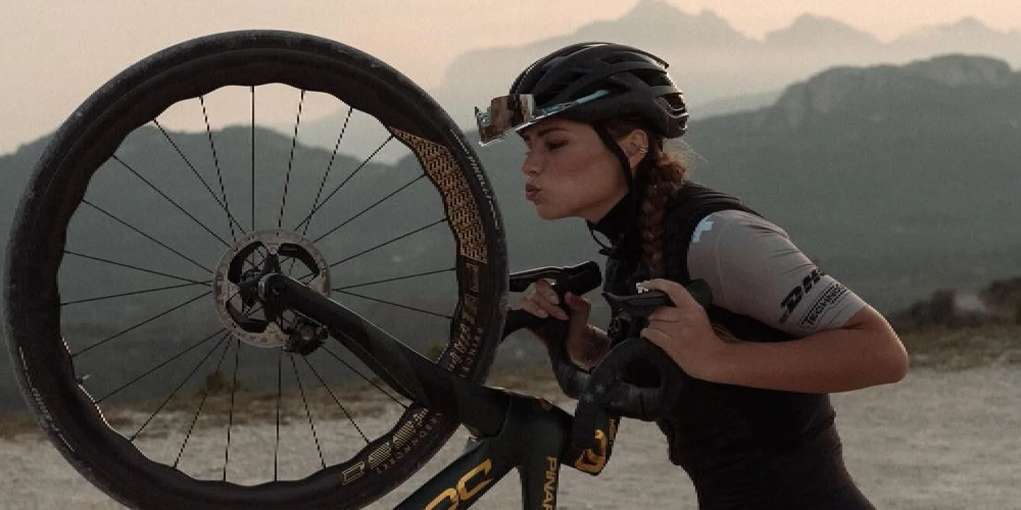 puck moonen slaat keihard terug met veelzeggende foto te dik 2